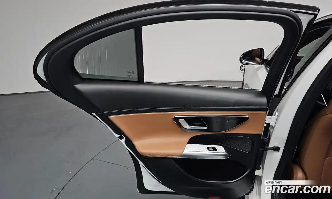 Mercedes-Benz E-Class 2024 2.0 гидро, фото 15