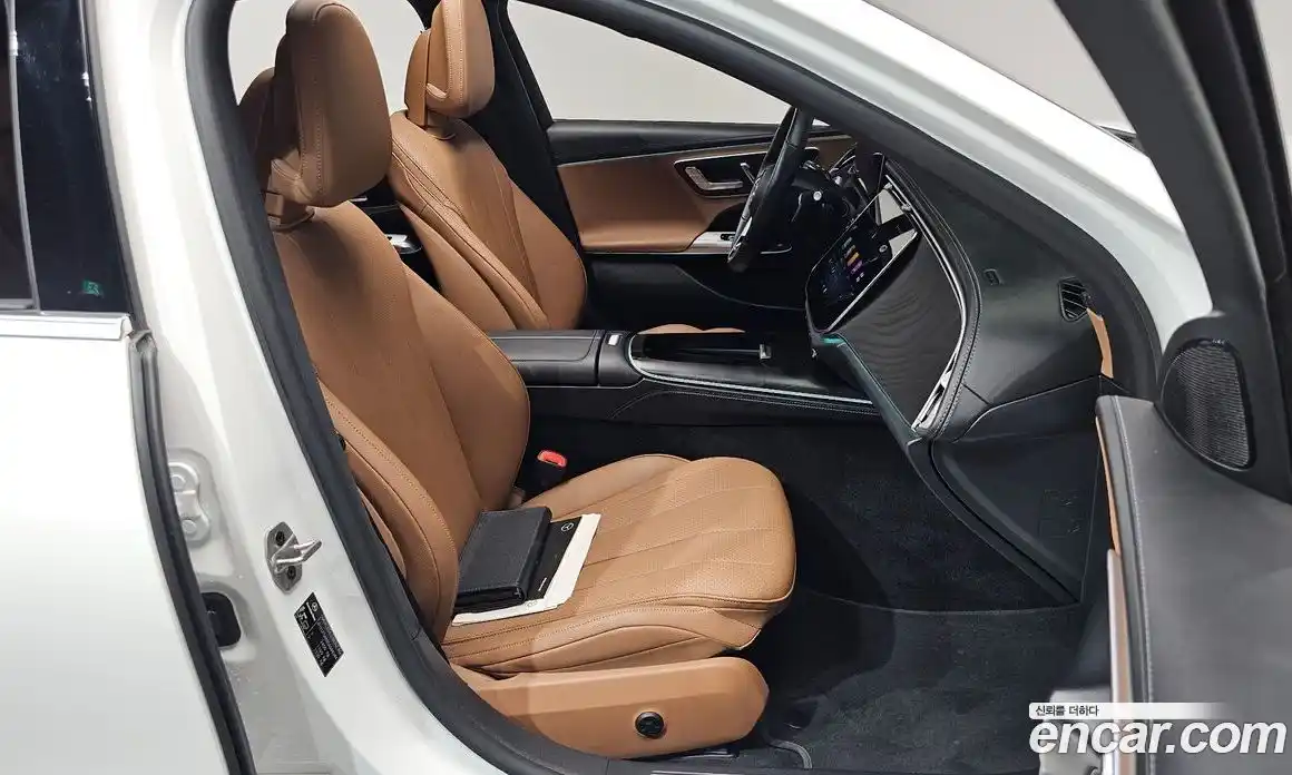 Mercedes-Benz E-Class 2024 2.0 гидро, фото 16