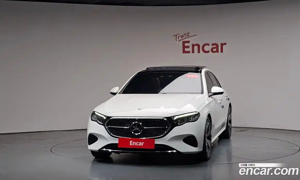 Mercedes-Benz E-Class 2024 2.0 гидро, фото 3