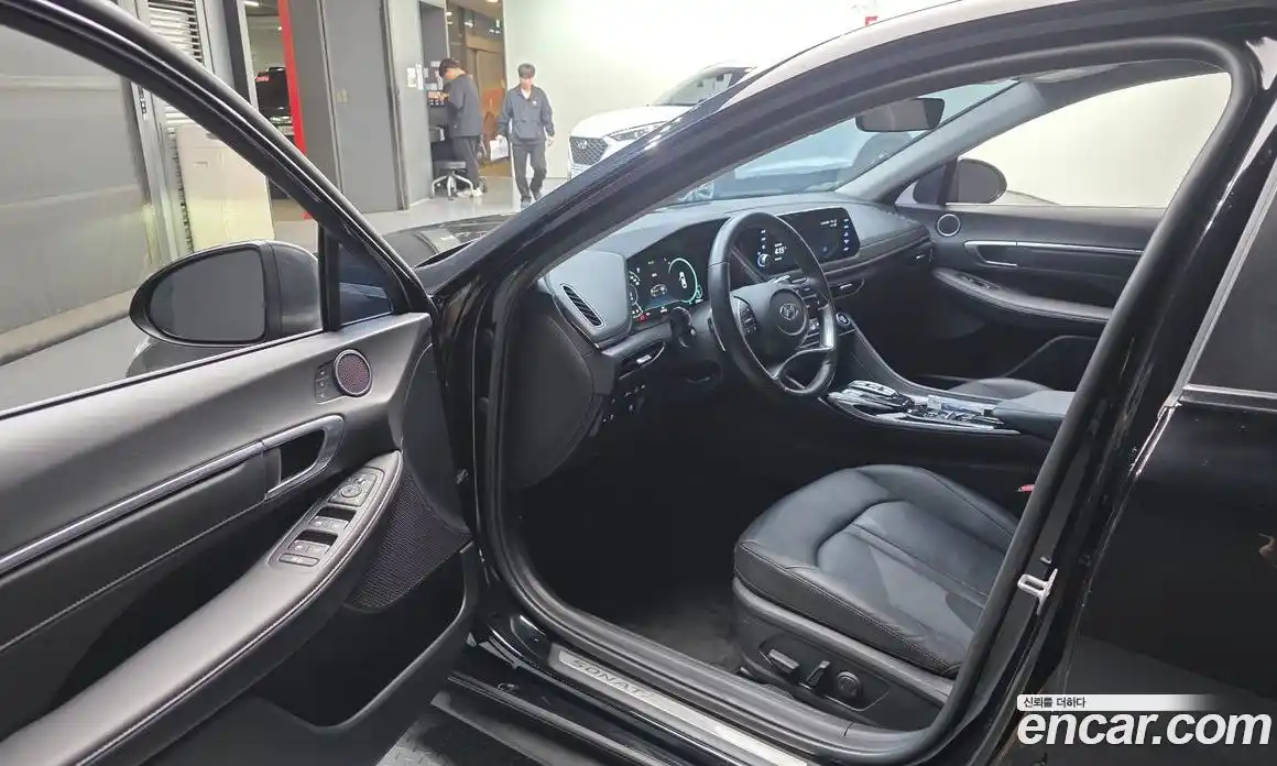 Hyundai Sonata 2023 2.0 автомат (гидро), фото 13