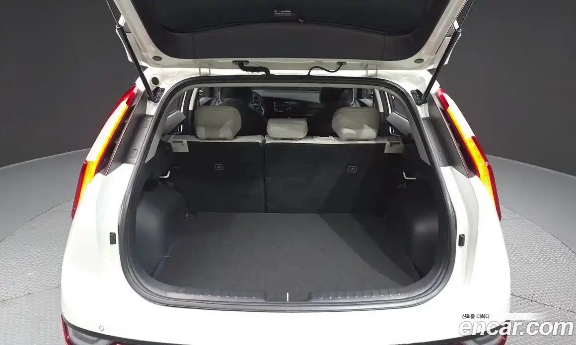Kia Niro 2022 1.6 автомат (гидро), фото 25