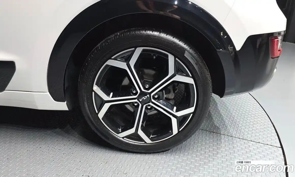Kia Niro 2022 1.6 автомат (гидро), фото 6