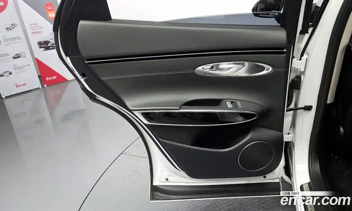 Genesis GV70 2023 2.5 автомат (гидро), фото 14