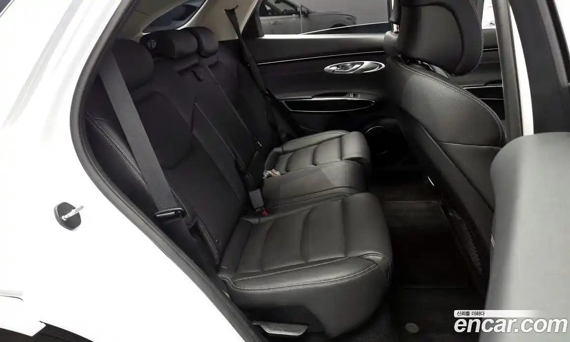 Genesis GV70 2023 2.5 автомат (гидро), фото 17