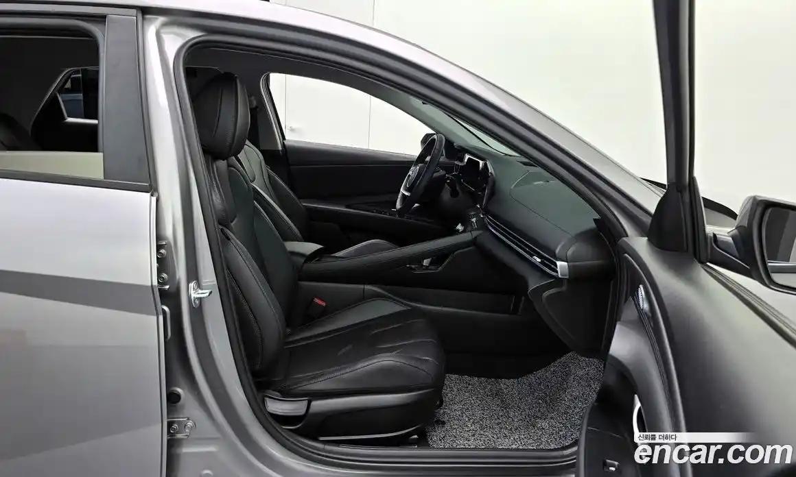 Hyundai Avante 2024 1.6 автомат (гидро), фото 11