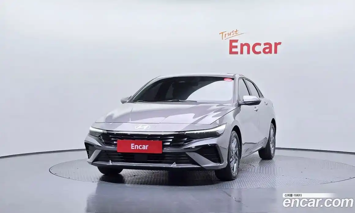 Hyundai Avante 2024 1.6 автомат (гидро), фото 3