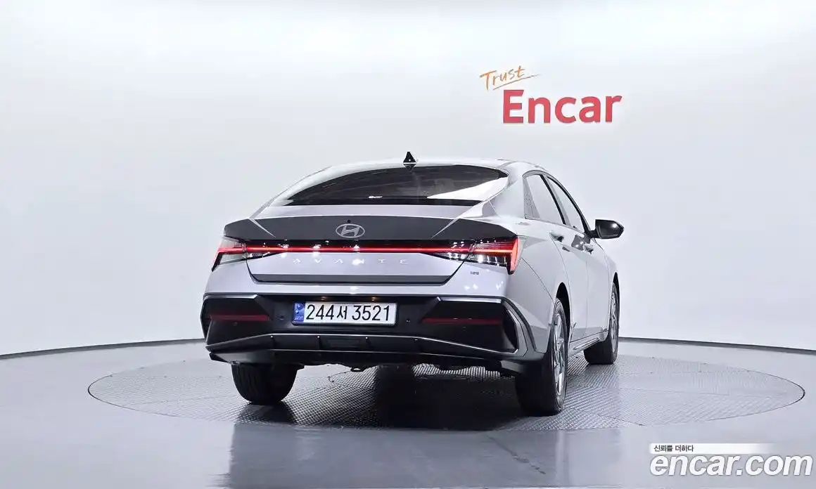 Hyundai Avante 2024 1.6 автомат (гидро), фото 4