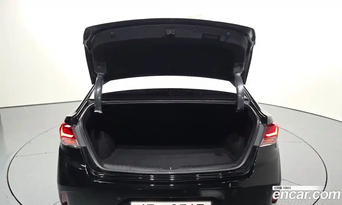 Hyundai Sonata 2018 2.0 автомат (гидро), фото 26