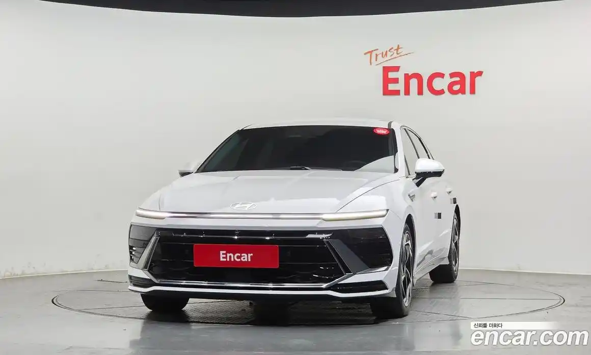 Hyundai Sonata 2023 2.0 автомат (гидро), фото 3