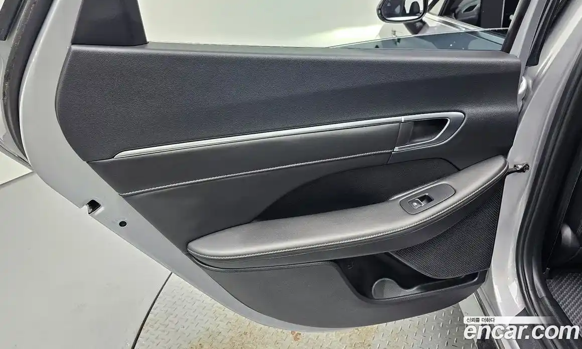 Hyundai Sonata 2024 2.0 автомат (гидро), фото 15
