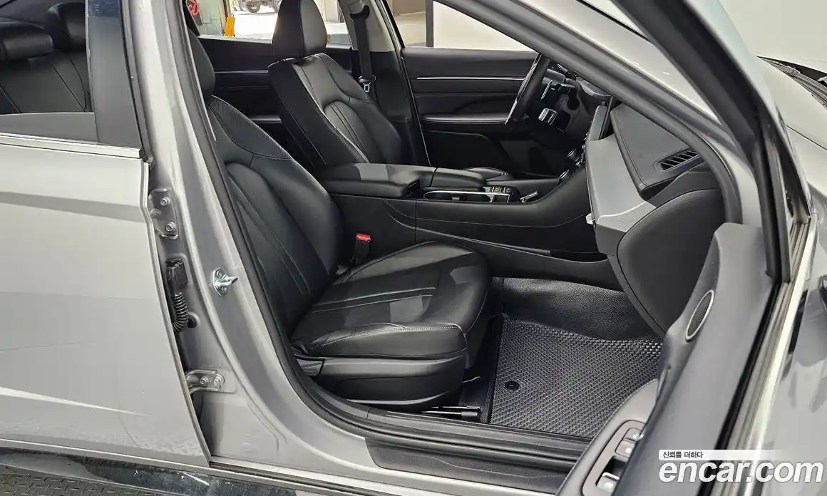 Hyundai Sonata 2024 2.0 автомат (гидро), фото 16