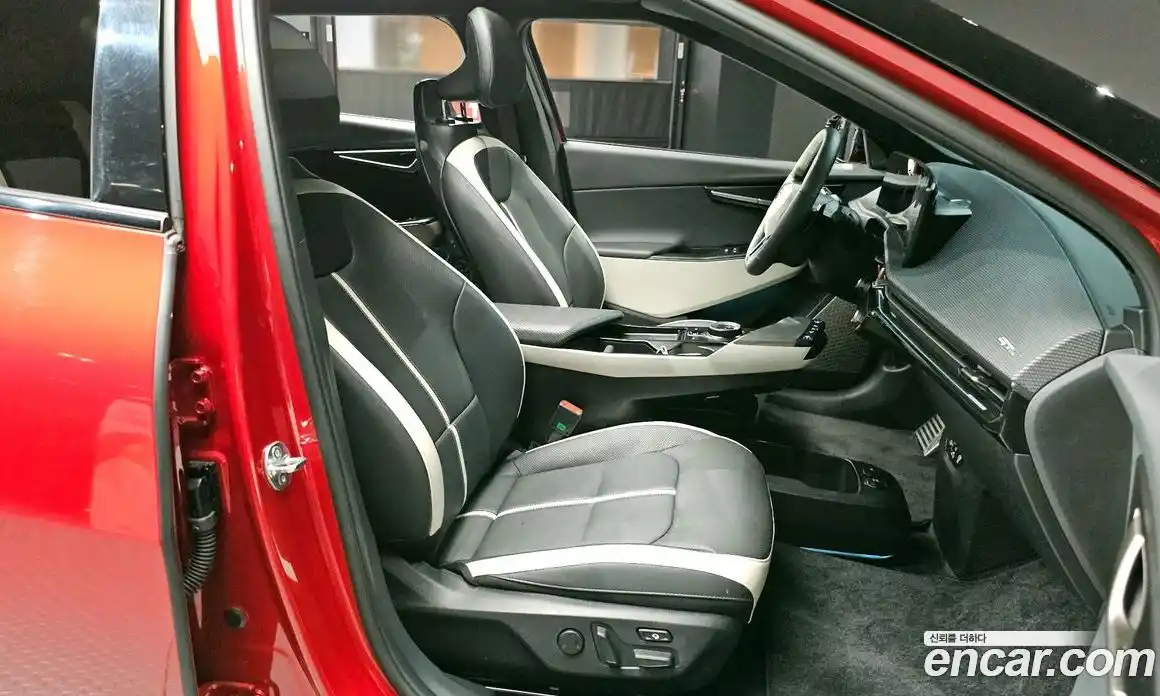 Kia EV6 2024 0.1 гидро, фото 18