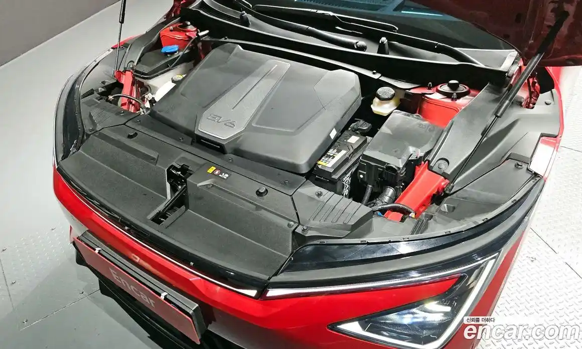 Kia EV6 2024 0.1 гидро, фото 6