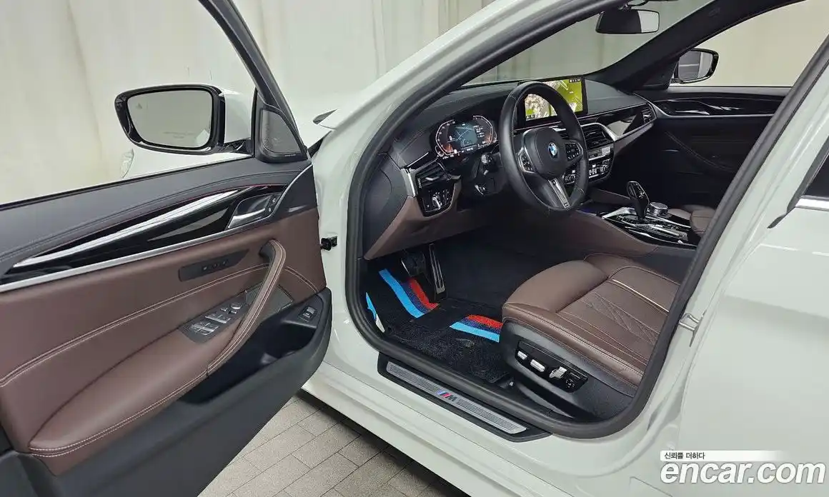 BMW 5-Series 2023 2.0 гидро, фото 13