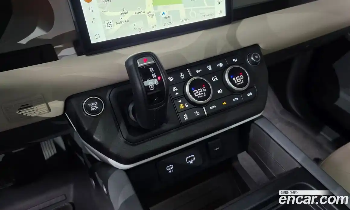 Land Rover Defender 2023 3.0 автомат (гидро), фото 12