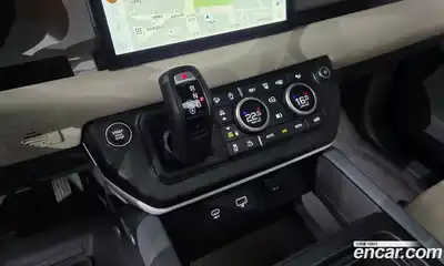 Land Rover Defender 2023 3.0 автомат (гидро), миниатюра 12