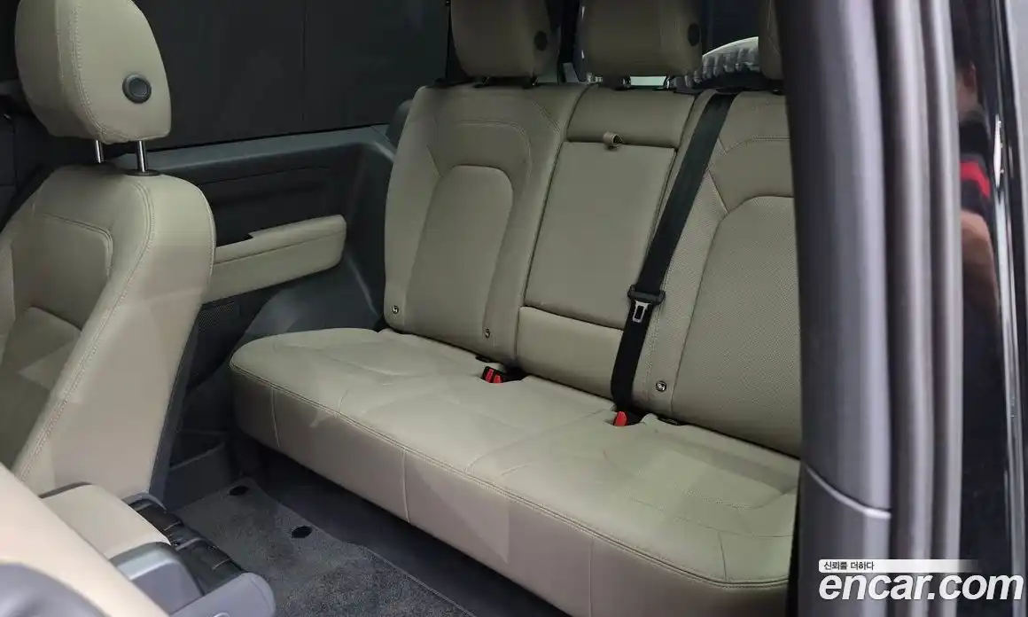 Land Rover Defender 2023 3.0 автомат (гидро), фото 16