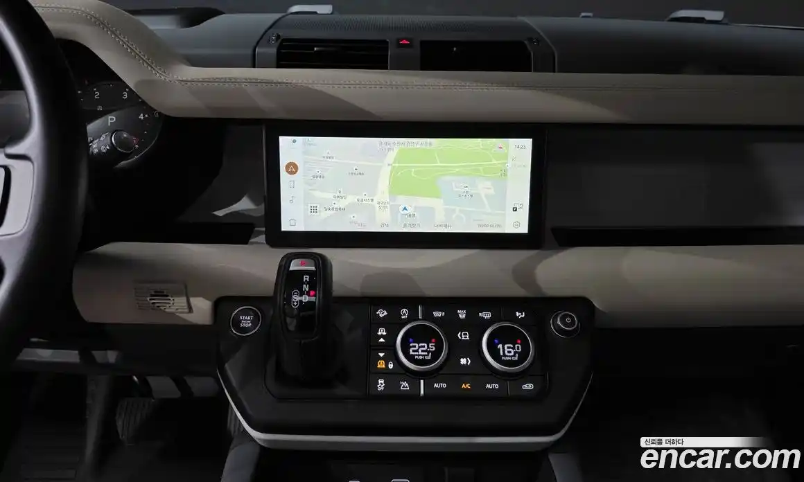 Land Rover Defender 2023 3.0 автомат (гидро), фото 20