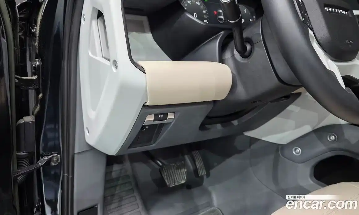 Land Rover Defender 2023 3.0 автомат (гидро), фото 28