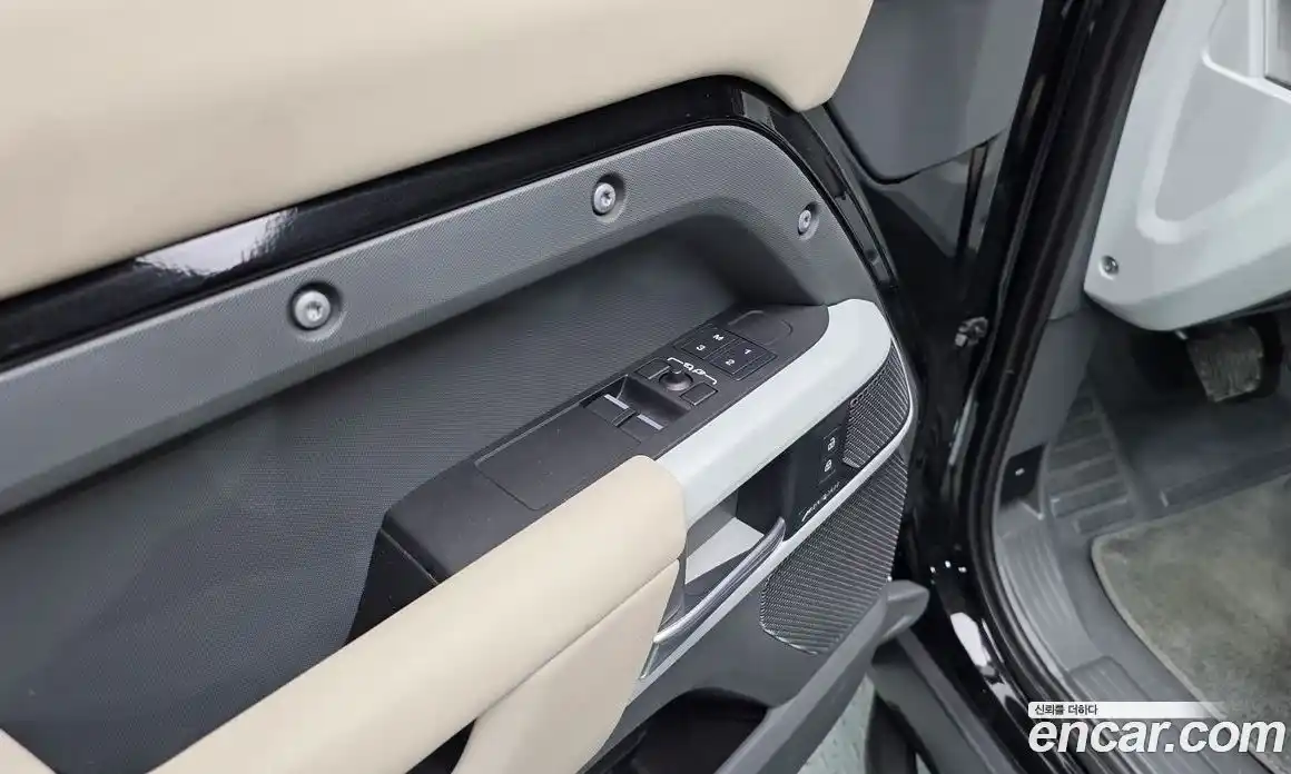 Land Rover Defender 2023 3.0 автомат (гидро), фото 35