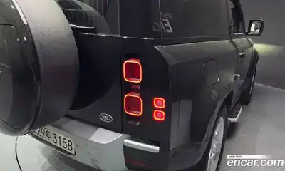 Land Rover Defender 2023 3.0 автомат (гидро), миниатюра 9