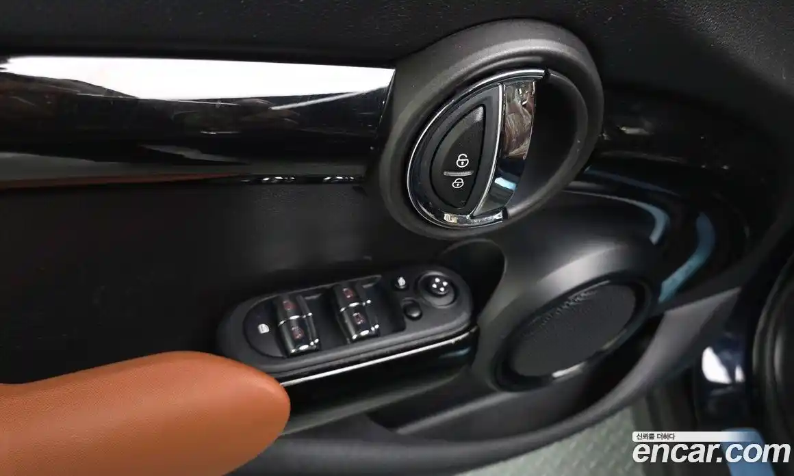 Mini Cooper 2022 2.0 автомат (гидро), фото 28