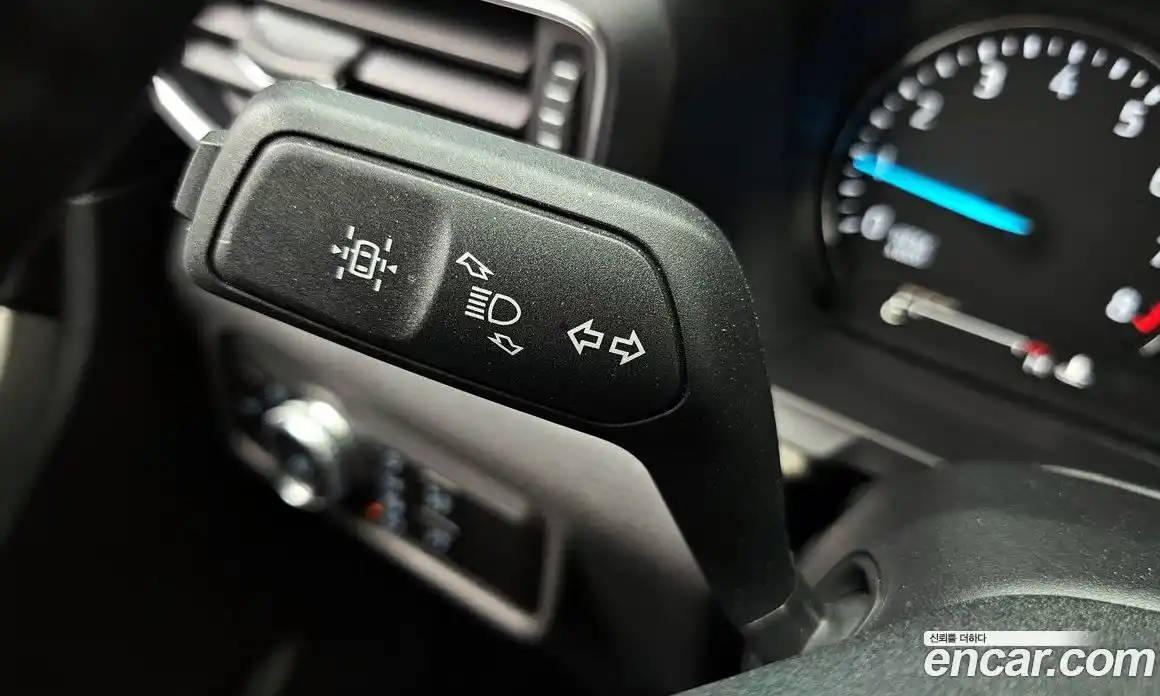 Ford Explorer 2023 2.3 автомат (гидро), фото 28
