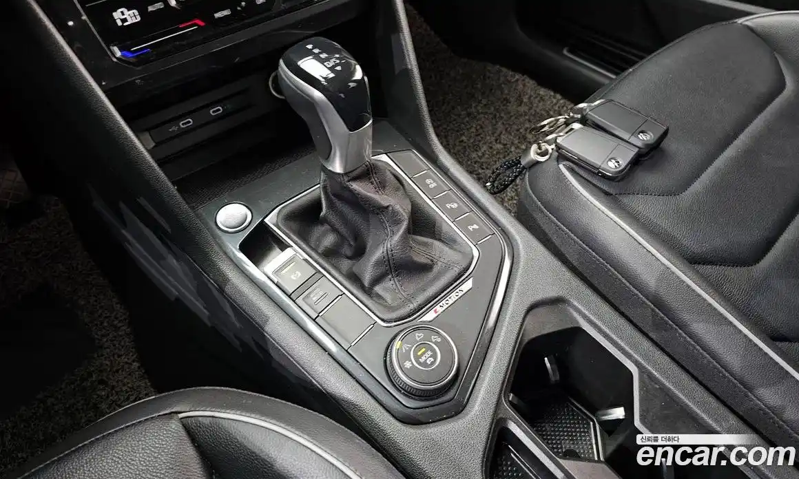 Volkswagen Tiguan 2021 2.0 автомат (гидро), фото 12