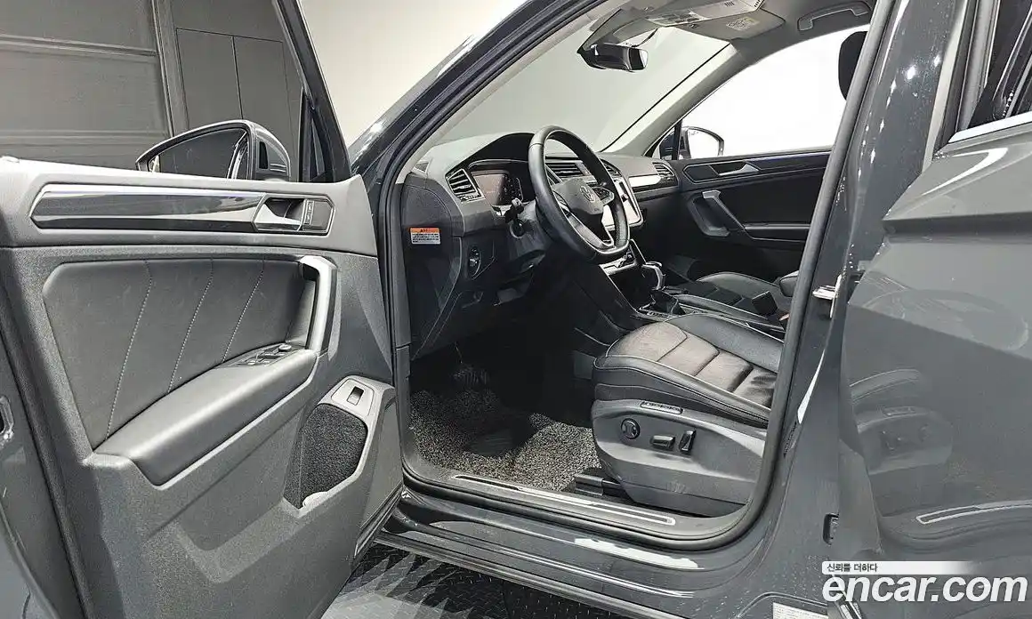 Volkswagen Tiguan 2021 2.0 автомат (гидро), фото 13