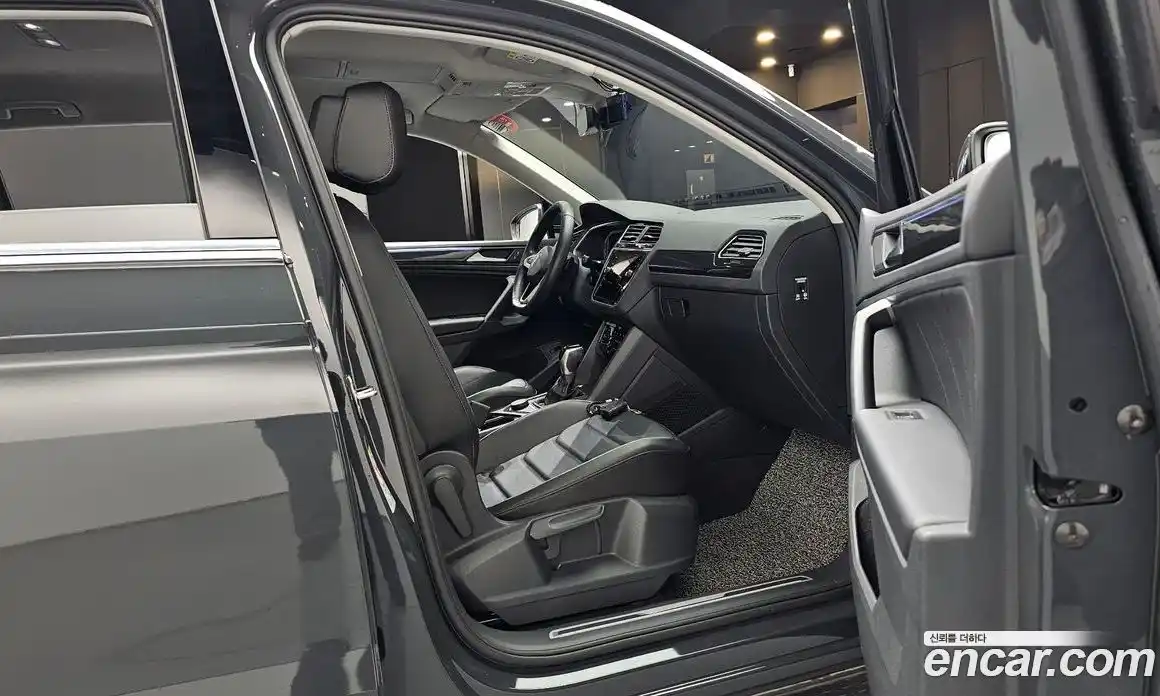 Volkswagen Tiguan 2021 2.0 автомат (гидро), фото 16