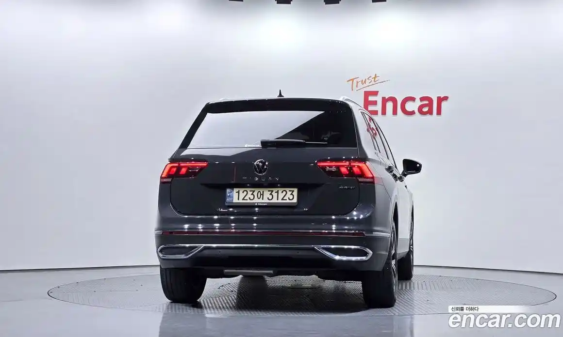 Volkswagen Tiguan 2021 2.0 автомат (гидро), фото 4