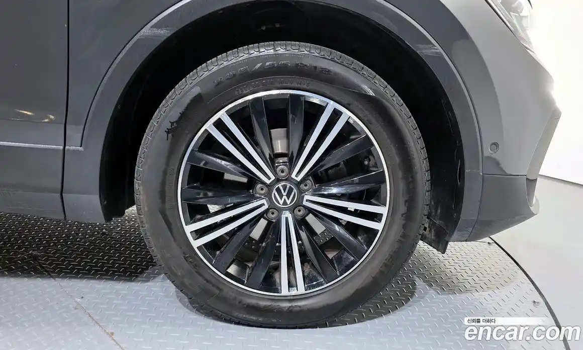 Volkswagen Tiguan 2021 2.0 автомат (гидро), фото 7