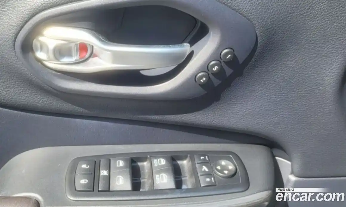 Jeep Cherokee 2015 2.0 автомат (гидро), фото 11
