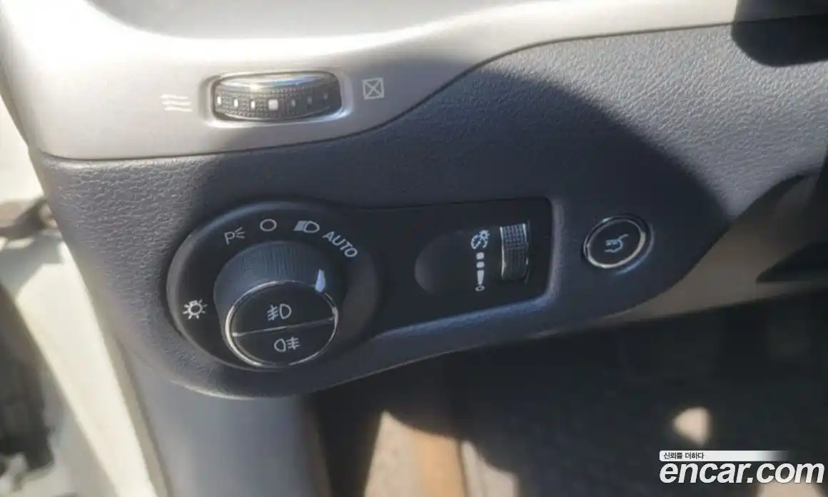 Jeep Cherokee 2015 2.0 автомат (гидро), фото 14