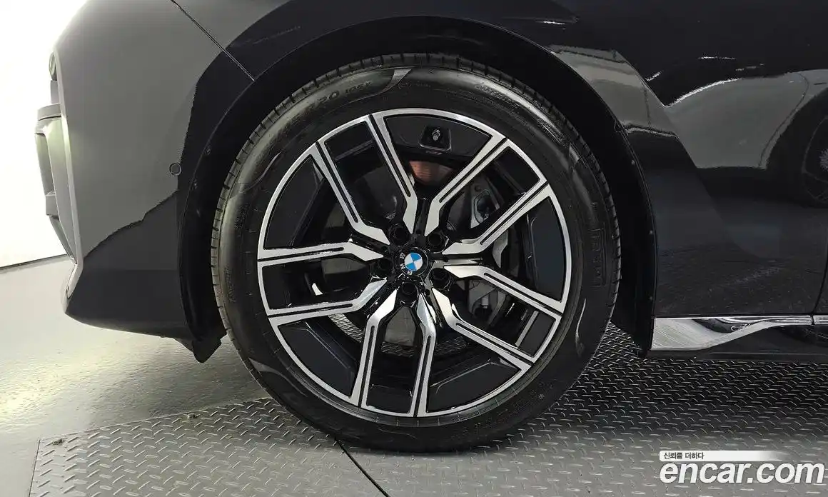 BMW 7 серия 2025 3.0 автомат (гидро), фото 4
