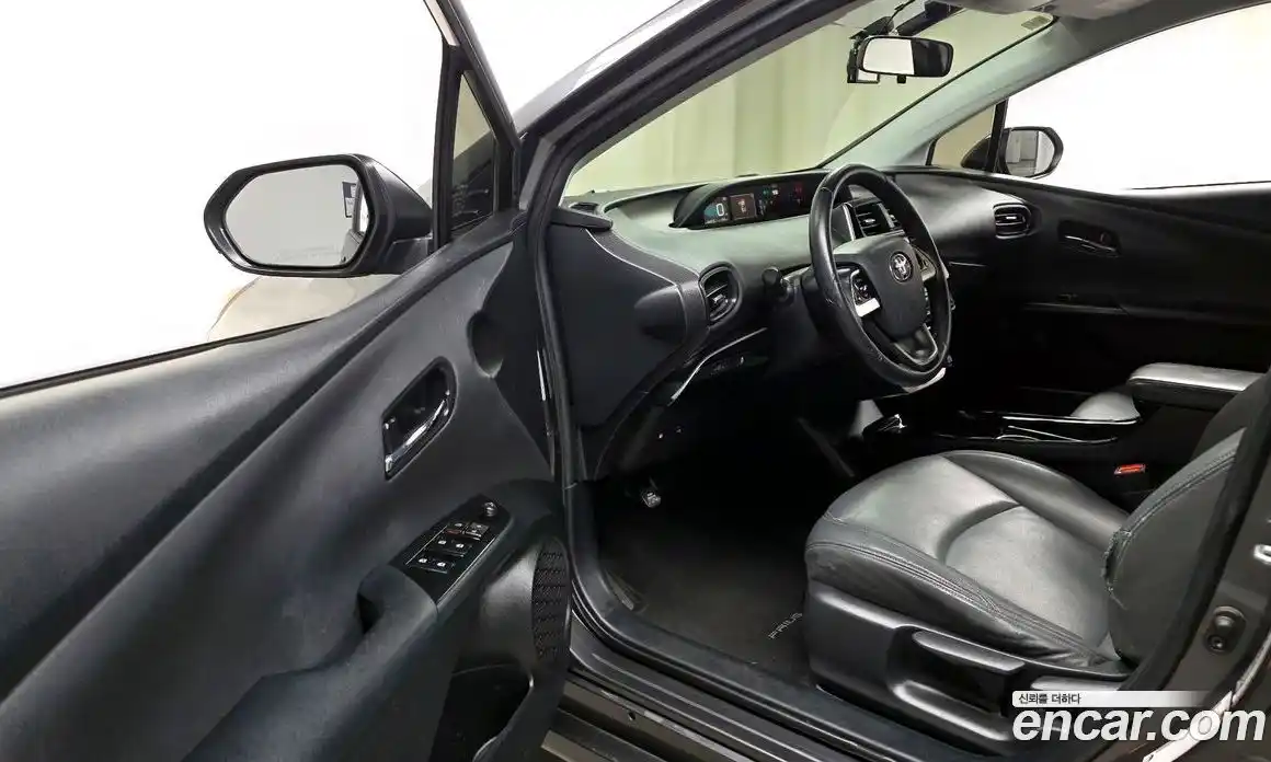 Toyota Prius 2017 1.8 гидро, фото 11
