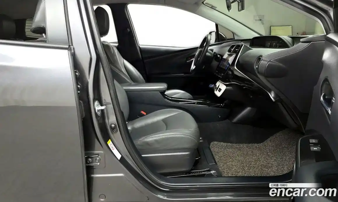 Toyota Prius 2017 1.8 гидро, фото 10