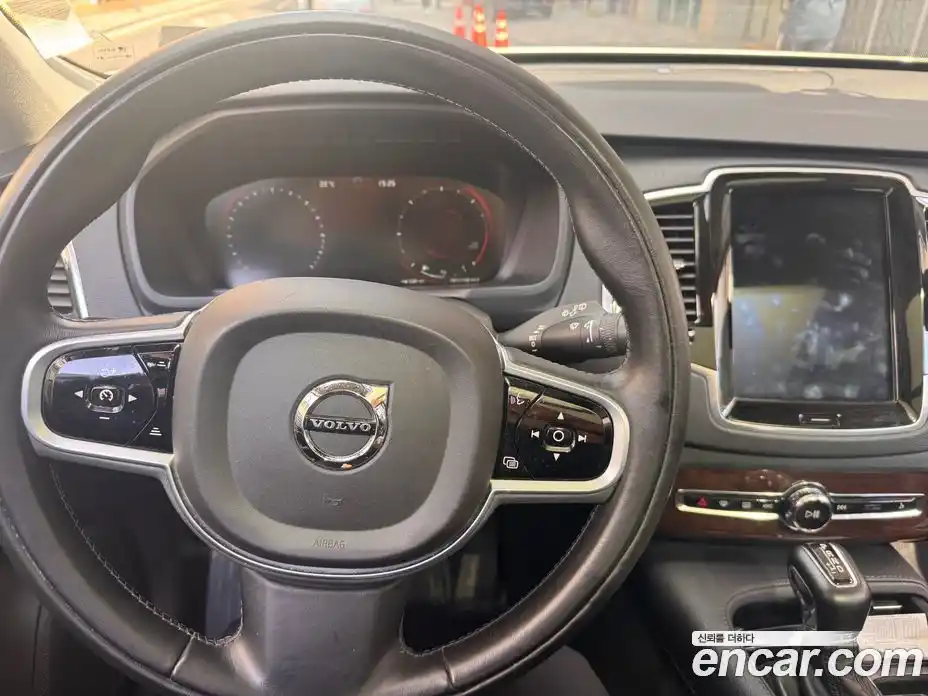 Volvo XC90 2018 2.0 автомат (гидро), фото 10