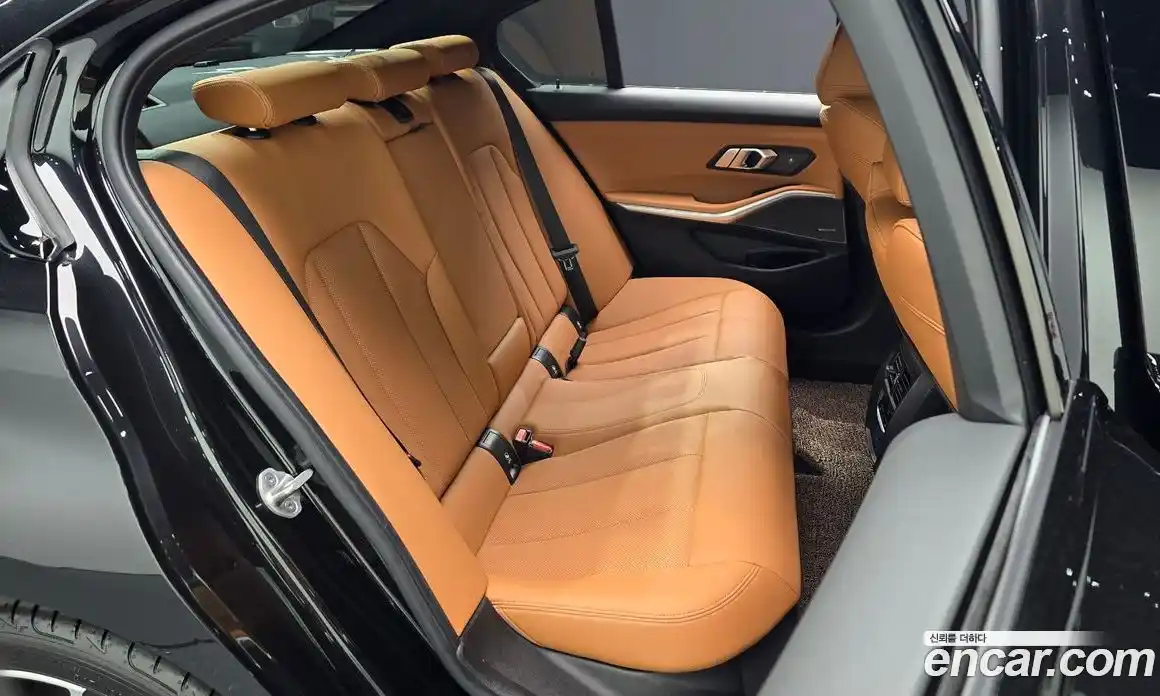 BMW 3-Series 2025 2.0 гидро, фото 15