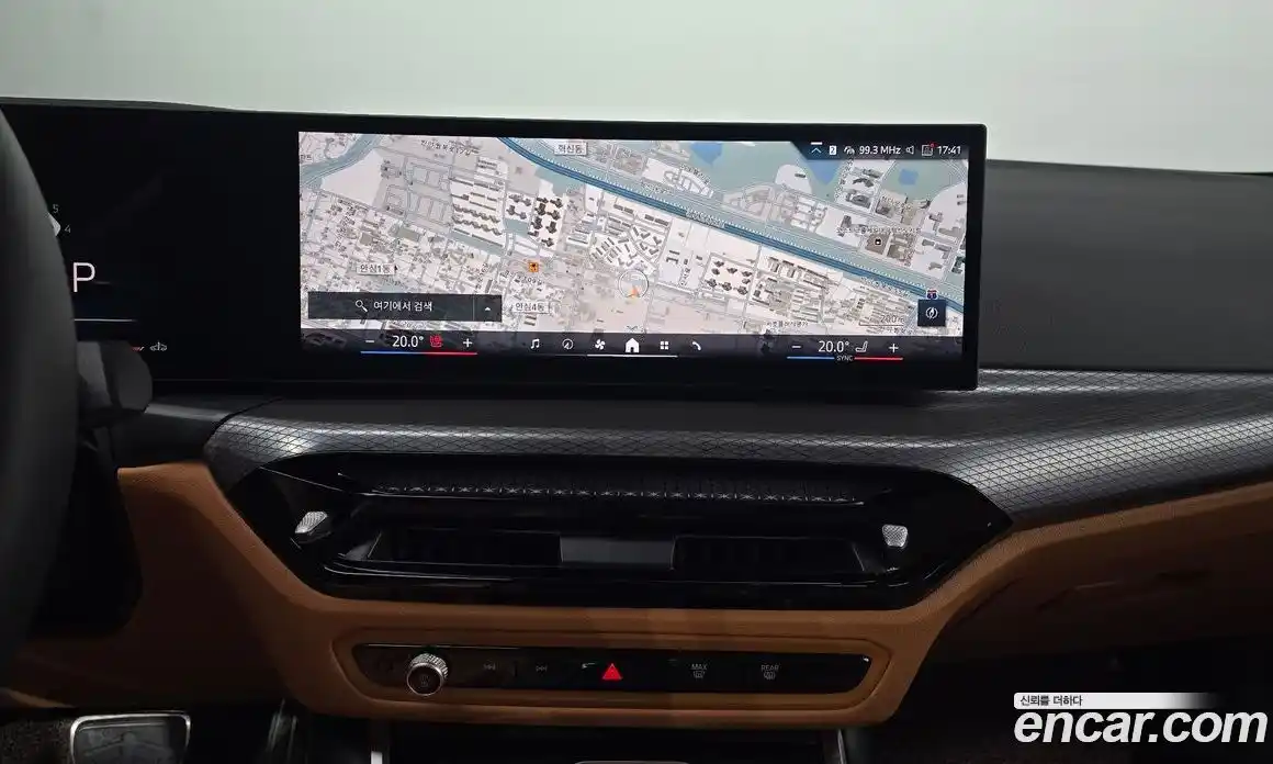 BMW 3-Series 2025 2.0 гидро, фото 20