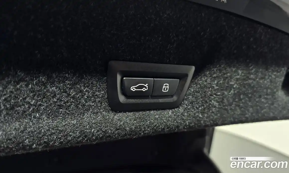 BMW 3-Series 2025 2.0 гидро, фото 24