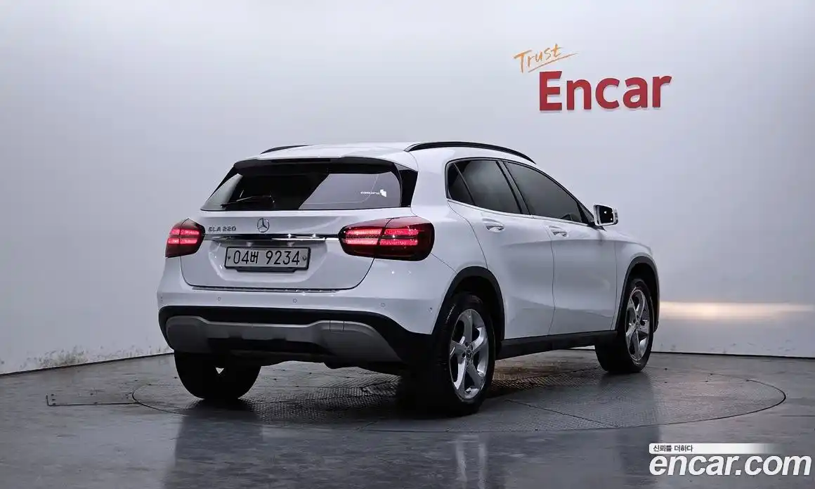 Mercedes-Benz GLA-Class 2018 2.0 гидро, фото 1 Mercedes-Benz GLA-Class 2018 2.0 гидро, фото 1