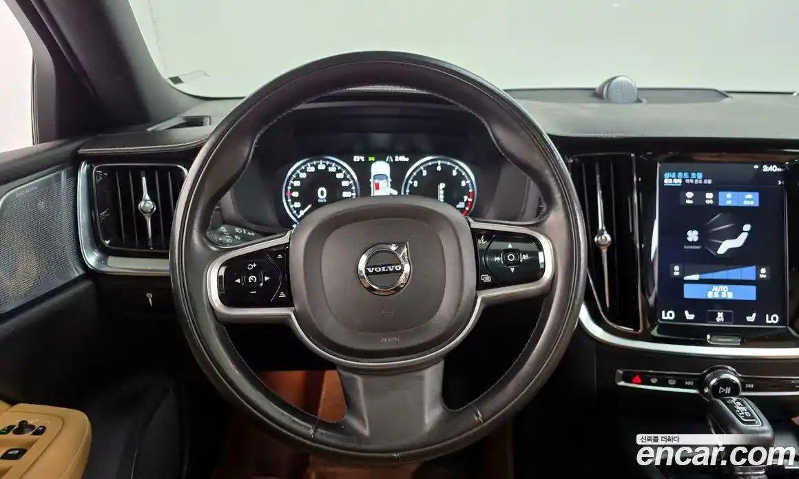Volvo V60 2019 2.0 автомат (гидро), фото 13