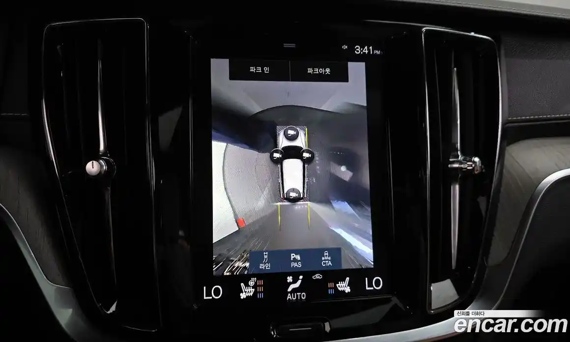 Volvo V60 2019 2.0 автомат (гидро), фото 14