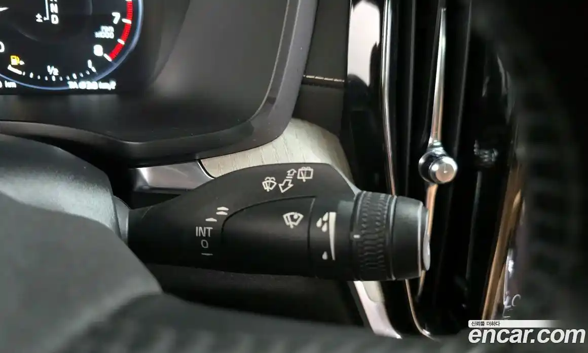 Volvo V60 2019 2.0 автомат (гидро), фото 20