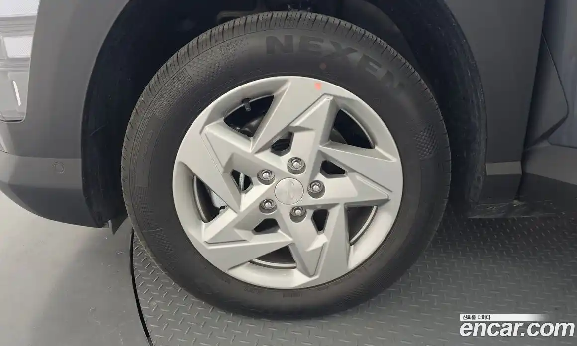 Hyundai Kona 2025 1.6 автомат (гидро), фото 5