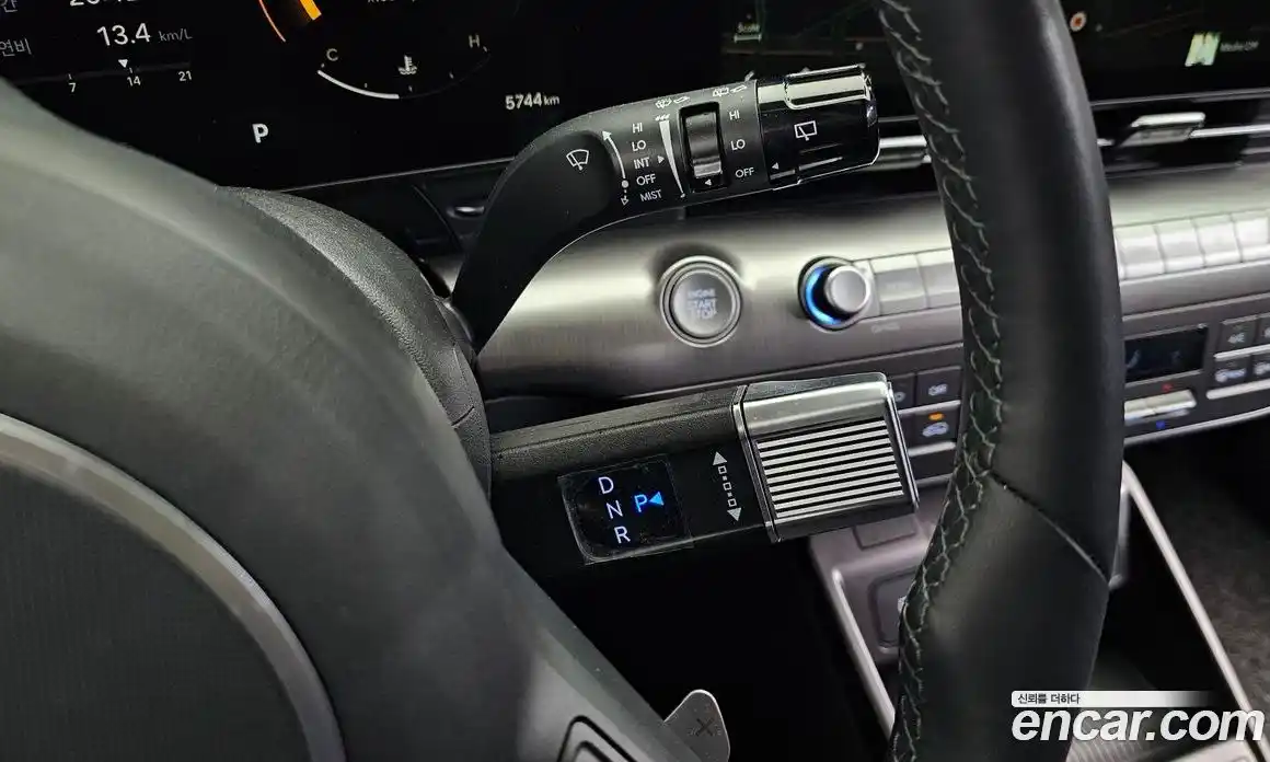 Hyundai Kona 2025 1.6 автомат (гидро), фото 9