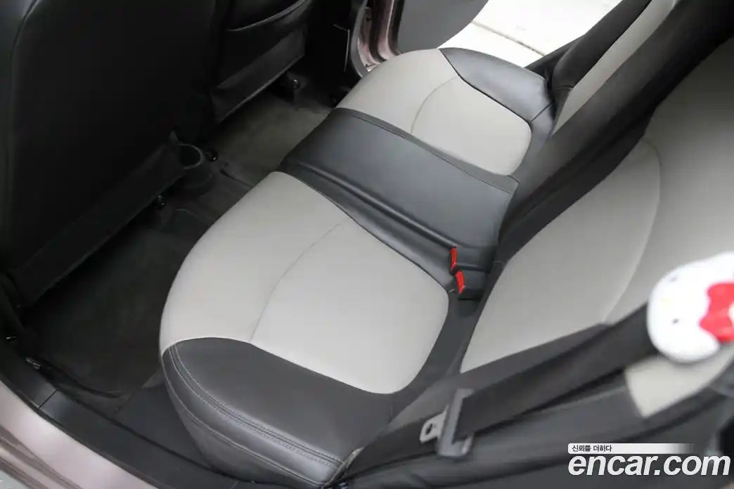 Chevrolet Spark 2011 1.0 автомат (гидро), фото 12