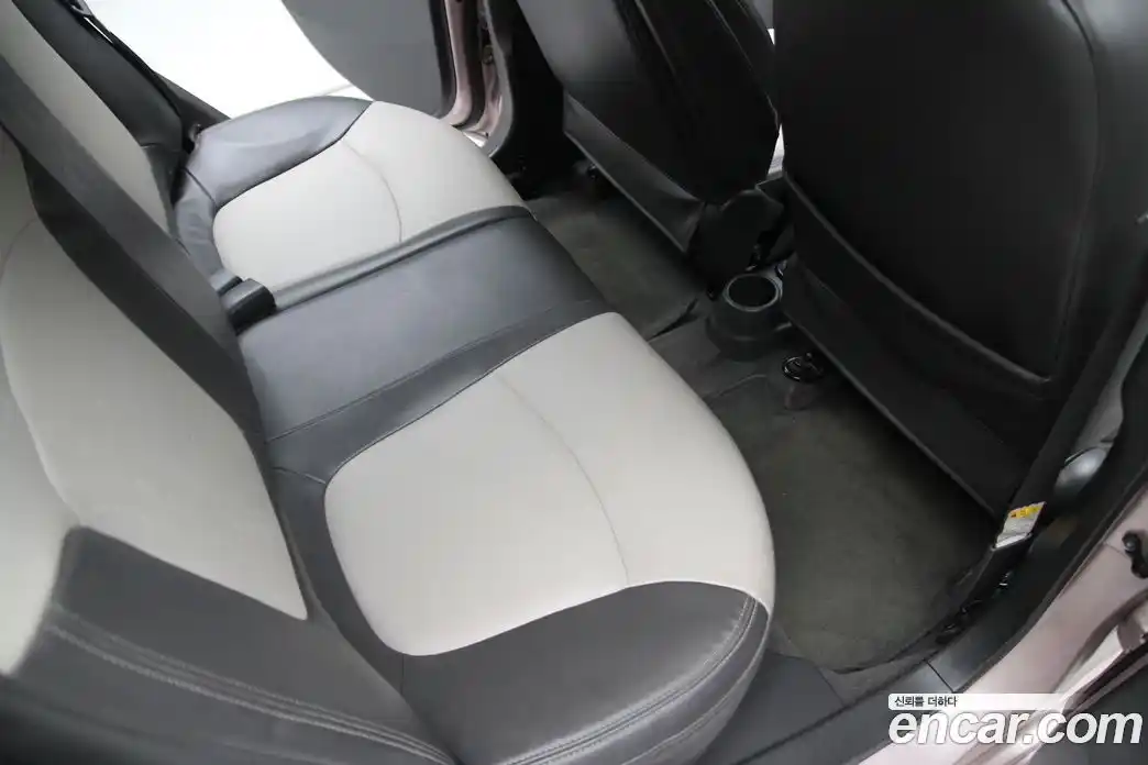 Chevrolet Spark 2011 1.0 автомат (гидро), фото 14