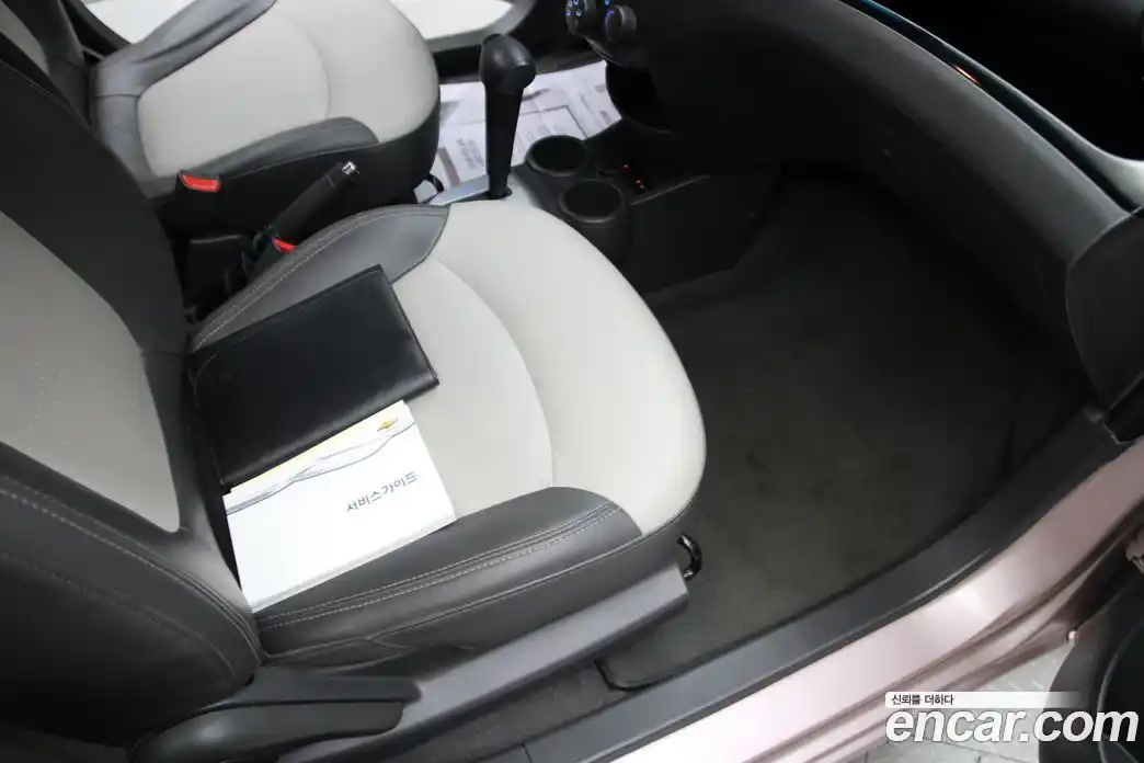 Chevrolet Spark 2011 1.0 автомат (гидро), фото 15